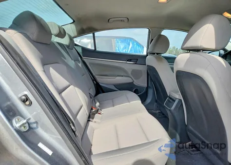 2018 Hyundai Elantra Sel z USA, uszkodzony, nr VIN KMHD84LF3JU711800